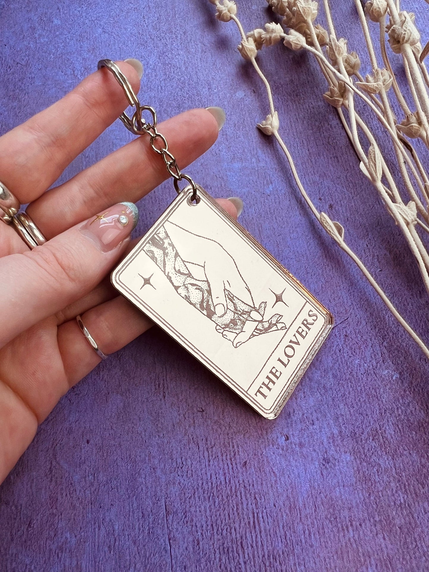 The lovers tarot card keychain - Fantasy romance reader accessories