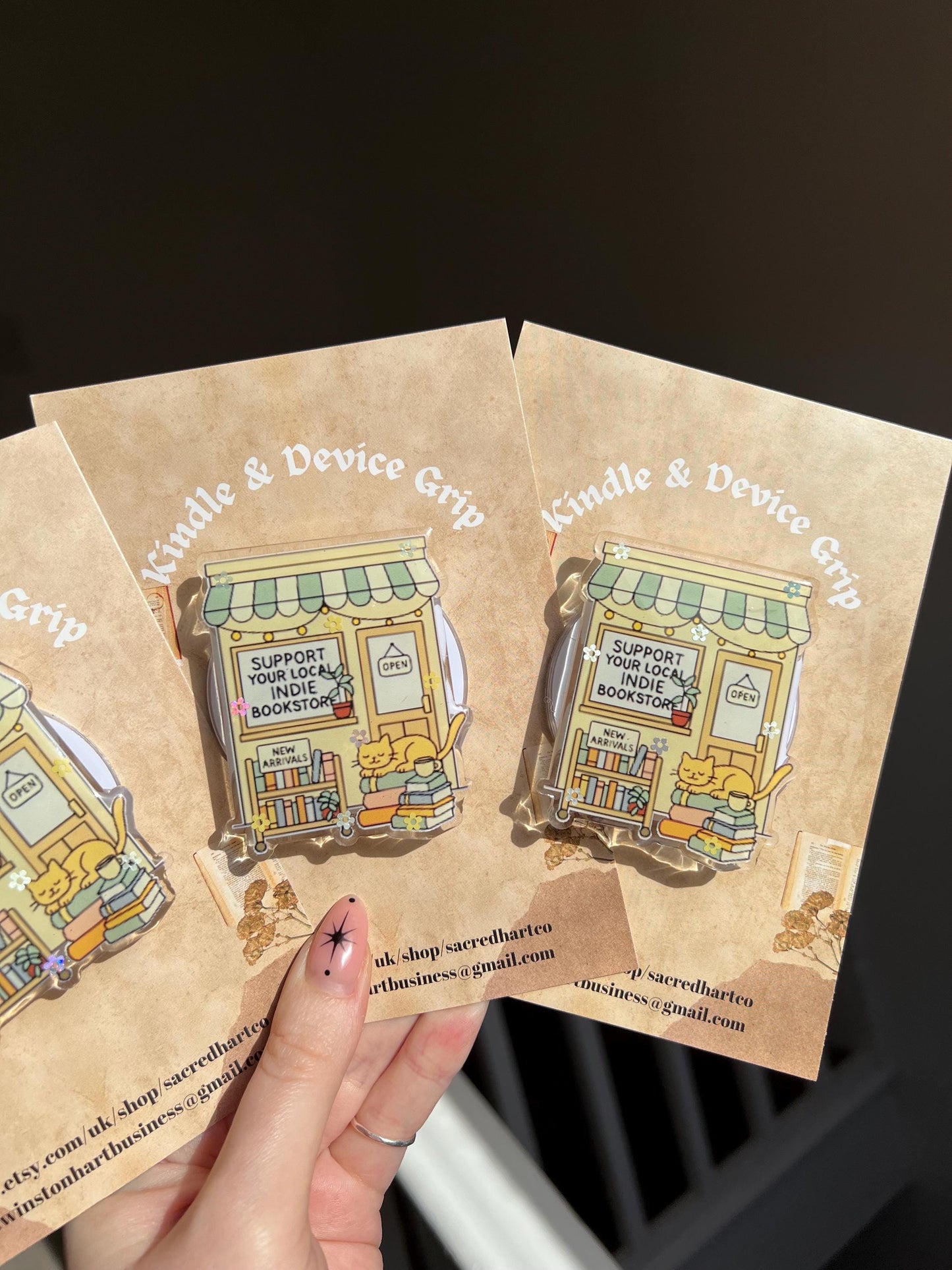Cat indie bookstore themed device holder - Cosy reader cat accessories