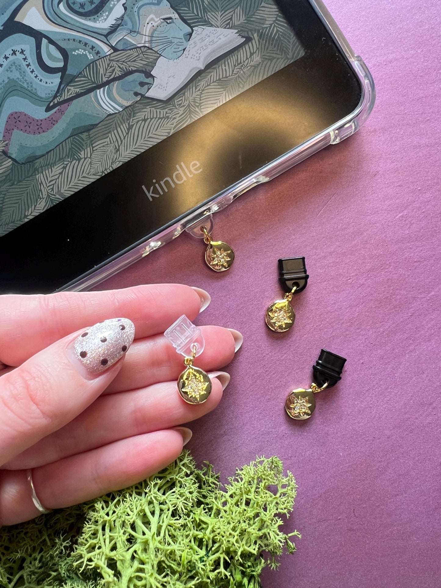 Golden star dust plug charm - Bookish Accessory for Kindle & E-Reader Lovers
